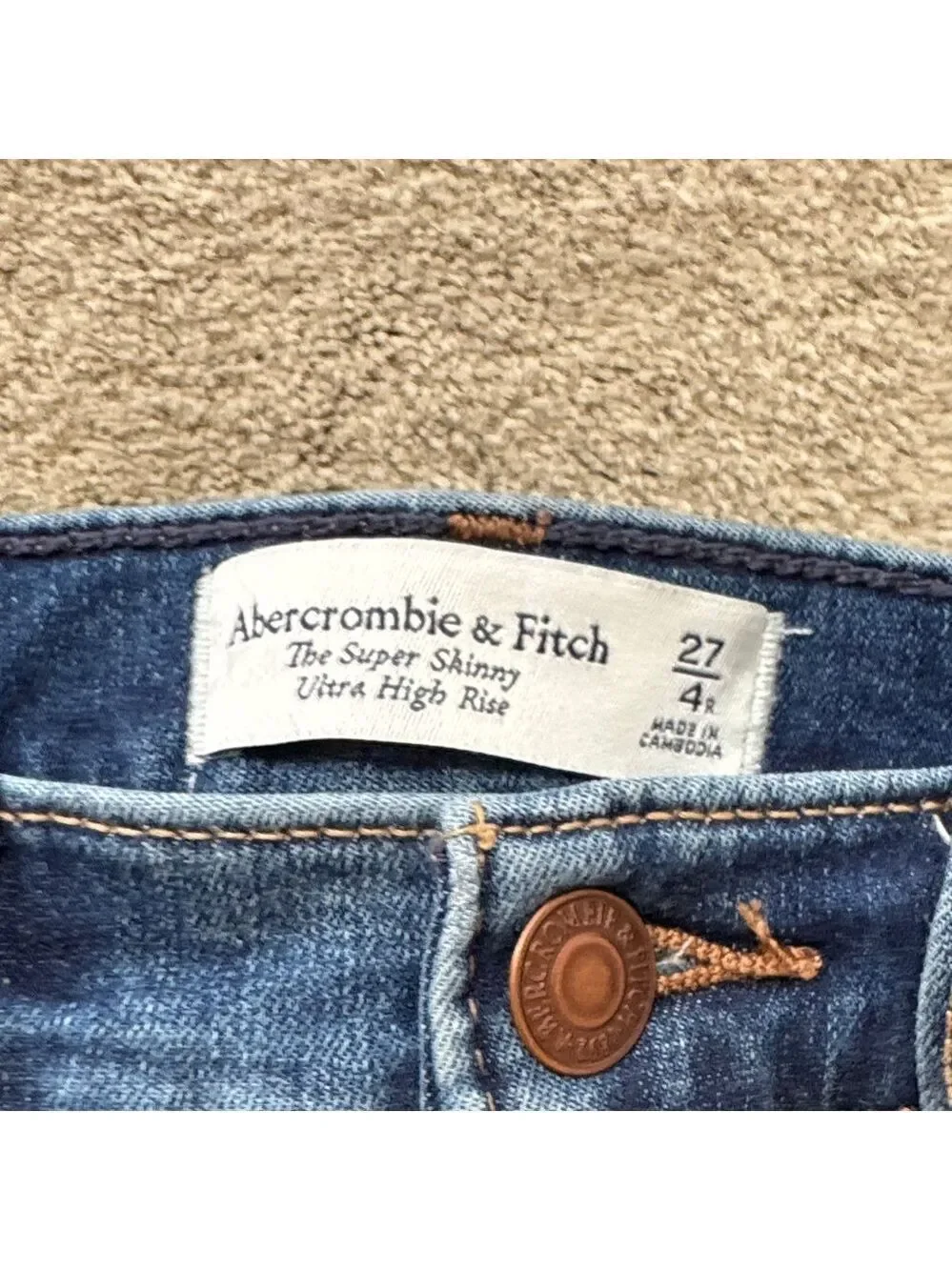 Abercrombie & Fitch Dark Blue Distressed Skinny Jeans sz 27/4